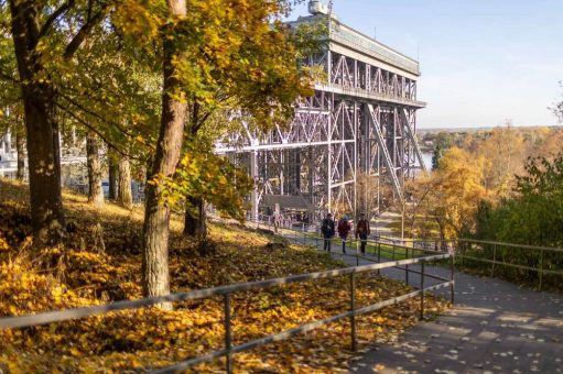 Von Hüten, Steinen und Lokomotiven: Herbstwandern zu Brandenburgs Industriekultur