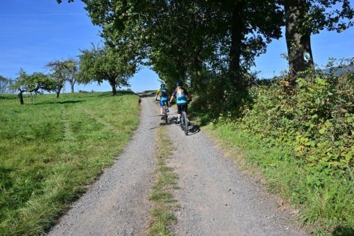 Genuss- und aussichtsreich: Geo-Naturpark und Gemeinde Rimbach eröffnen neue MTB-Strecke R2 zum Rimbacher Herbst