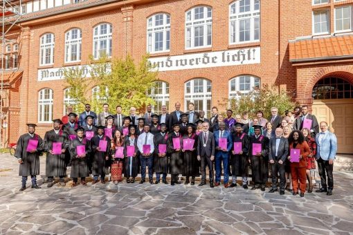 Theologische Hochschule Friedensau verleiht akademische Grade und eröffnet neues Studienjahr