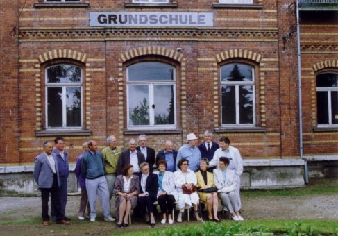 ZEITSCHNITT Utopie und Diktatur – Die 50er Jahre im Osten