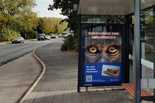Ärzte gegen Tierversuche plakatiert in Erlangen