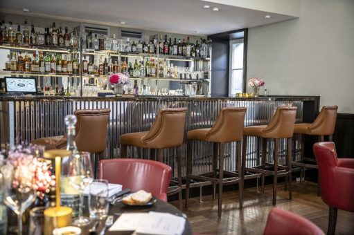 Das Beste vom Land und Wasser:  The Court – Bar & Grill eröffnet im Andreas Quartier