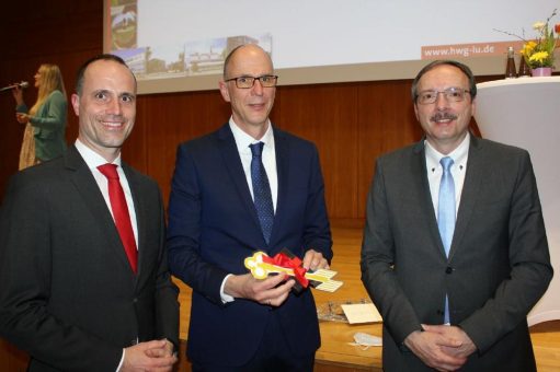 Staffelübergabe an der HWG LU: Präsident Prof. Dr. Gunther Piller tritt Nachfolge von Prof. Dr. Peter Mudra an