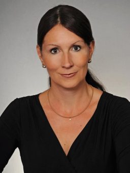 Dr. Stefanie Hehn-Ginsbach, neu berufene Professorin am Fachbereich Dienstleistungen und Consulting, stellte sich der Öffentlichkeit vor