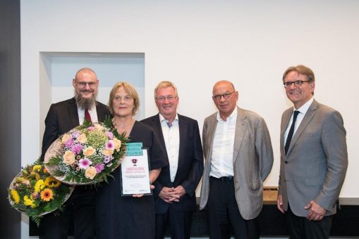 45 Jahre Pflege: Ehrung für Nordrhein-Westfalens „beliebtesten Pflegeprofi“ Ulrike Wellkamp