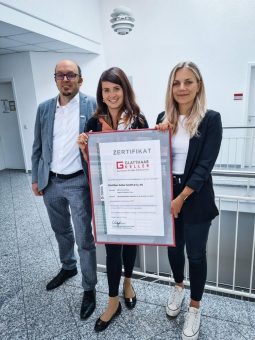 DEKRA bestätigt Zertifikat für Glatthaar Keller
