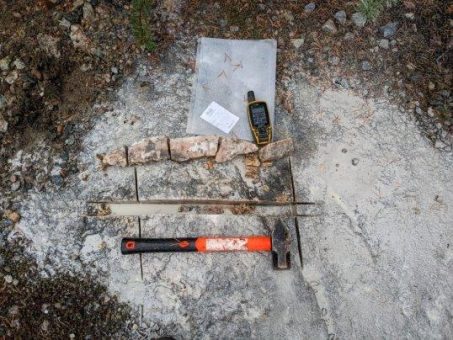 Canada Silver Cobalt beprobt 12 der zahlreichen neuen Pegmatite im Rahmen des laufenden Lithium-Explorationsprogramms in St-Denis
