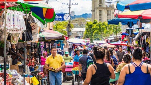Credendo erwartet Zahungsausfall El Salvadors nach Verschlechterung der Beziehungen zu den USA