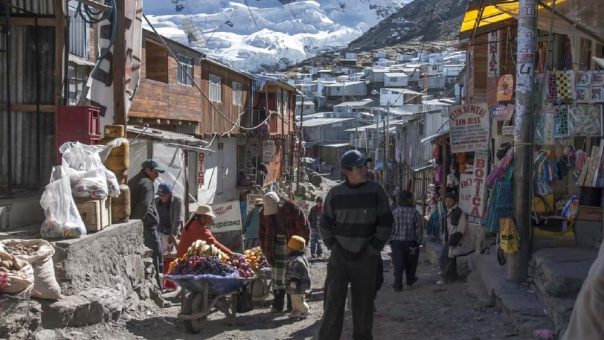 Credendo sieht mögliches Ende der Präsidentschaft Castillos in Peru