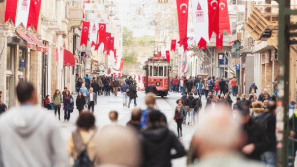 Geldpolitik und Verschuldung belasten Credendos Länderrating für die Türkei