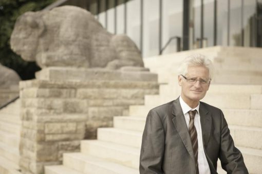 Schütt Immobilien Kiel: Verkaufsleiter Bernd Hollstein feiert 40-jähriges Jubiläum