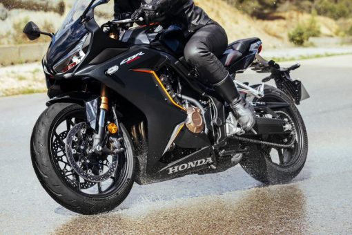 Für mehr Power auf Straße und Rennstrecke: drei neue Motorradreifen von Michelin