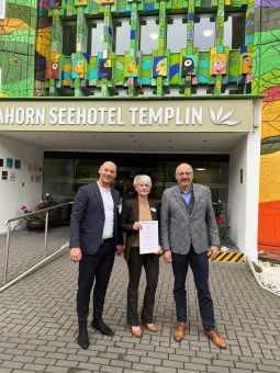 Auszeichnung für exzellente Ausbildung: AHORN Seehotel Templin erhält erneut „TOP-Ausbildungsbetrieb“- Zertifikat