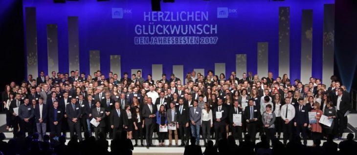 IHK Karlsruhe ehrt ihre jahresbesten Auszubildenden