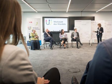 Bernadette Klapper im Werkstattgespräch mit Bundespräsident Steinmeier