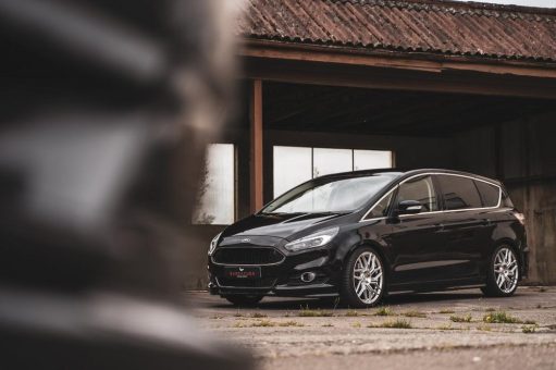 Barracuda Dragoon auf dynamischem Ford-Van S-Max