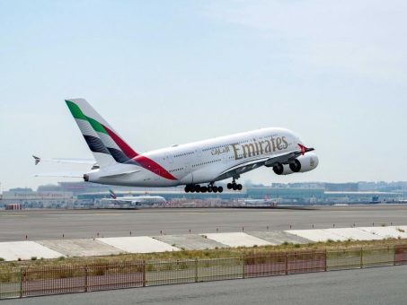 Lufthansa Technik führt weitere 23 C-Checks für Emirates Airbus A380  durch