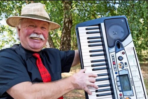 Tanztee mit Andy Berg am 10. Dezember ab 15 Uhr im Lesesaal der Wandelhalle Bad Harzburg