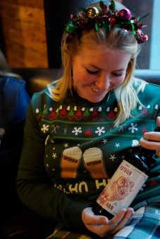 “Ho Ho Hold my Bier”: Ratsherrn präsentiert in seinem Store in der Schanze und Online erstmalig eigene Weihnachtskollektion