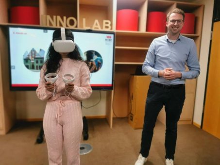 Hochschule Stralsund: Mit VR-Brillen in der Rechtsvorlesung