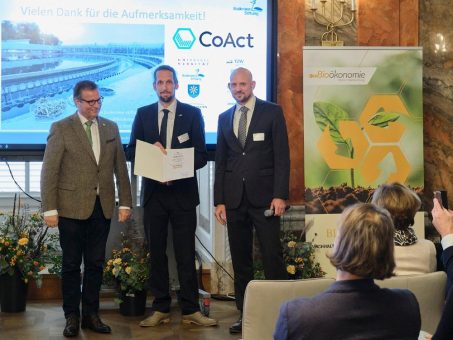 Sauberes Wasser mit nachwachsenden Rohstoffen:  Bodensee-Stiftung erhält Innovationspreis Bioökonomie 2023