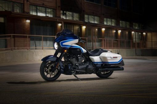 Harley-Davidson präsentiert die Street Glide Special in der limitierten Lackversion Arctic Blast
