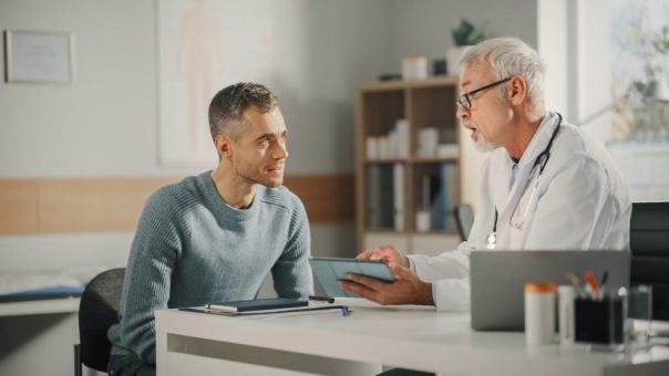 Check-up für den Mann: Welche Vorsorgeuntersuchungen wichtig sind