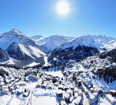 Schneereicher Start in die Wintersaison in Arosa