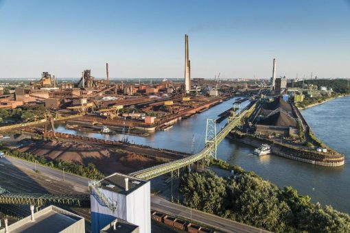 Bündelung der Logistikkompetenzen am Rhein: thyssenkrupp Steel und duisport formen Joint Venture