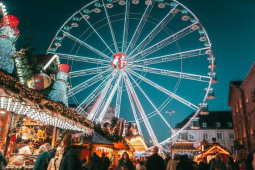 Wer lokal kauft, fährt besser: Freikarten für Riesenrad und Schlittschuhbahn beim Einkauf in der Karlsruher Innenstadt