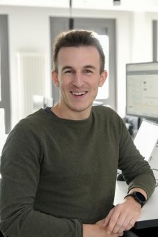 Leon Blanckart von der Hochschule Niederrhein  gewinnt Startup-Stipendium für Textiltechnik