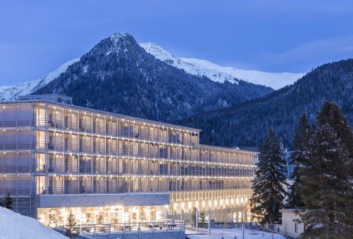 Snow Motion: Entschleunigende Winterhotels in den Bergen mit Schneegarantie