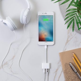 Belkin launcht 3.5 mm Audio + Charge Rockstar – kompatibel mit neuem iPhone 8, iPhone 8 Plus und iPhone X