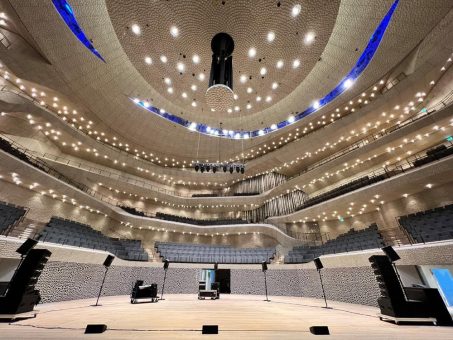 ArcSystem Pro Eight-Cell optimieren die Orchesterbeleuchtung der Elbphilharmonie