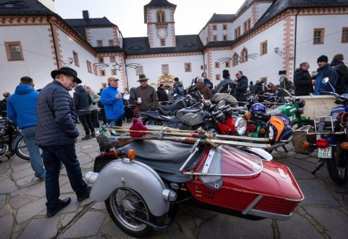 51. Wintertreffen der Motorradfahrer auf Schloss Augustusburg