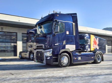 Drei weitere Renault Trucks T für Red Bull
