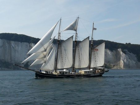 Hohe Nachfrage zum Turmleuchten: Hanse Sail Büro bietet zweiten Törn