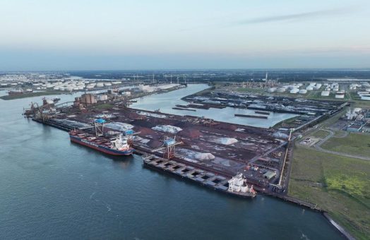 Startschuss für Modernisierung im Rotterdamer Hafen: EECV erteilt Bedeschi Zuschlag für Lieferung eines neuen Seeschiffentladers