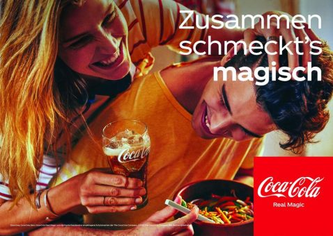 Coca-Cola bringt Magie auf den Tisch und zelebriert magische Genussmomente