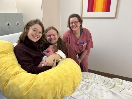 Neujahrsbaby Zoe startet im Clemenshospital ins Jahr 2024