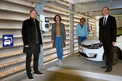 Stadtwerke Schweinfurt bringen mit Photovoltaikanlage auf Parkhaus Energie- und Mobilitätswende zusammen