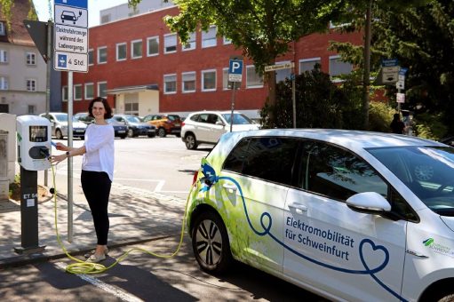 Stadtwerke Schweinfurt nehmen neue Ladestation für E-Autos in Betrieb