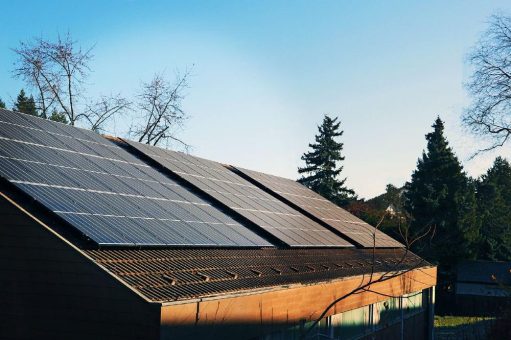 Stadtwerke Schweinfurt bauen Photovoltaikanlagen auf Dächern weiter aus
