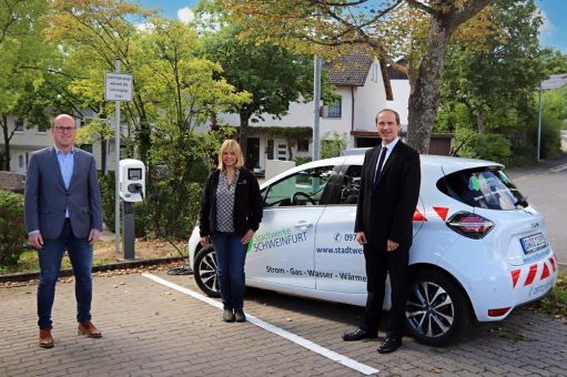 Bauverein und Stadtwerke errichten gemeinsam Ladestation für E-Autos