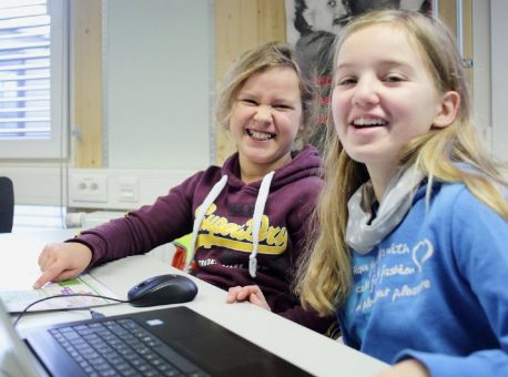 Freie Kursplätze: JuniorCampus der TH Lübeck begeistert Mädchen fürs Programmieren