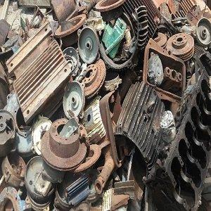 Den Transport zum Recyclingwerk übernimmt die Schrottgruppe in Mönchengladbach