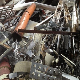 Die Schrottabholung Lüdenscheid nimmt Ihren Altmetallschrott mit