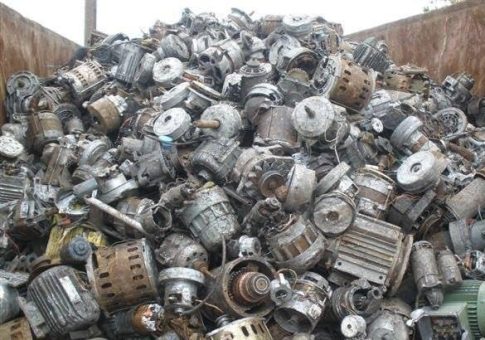 Befreien Sie sich vom Elektroschrott und Mischschrott