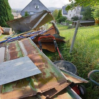 Schrottabholung in Bergisch Gladbach alte Badewannen, Fahrräder und PCs verstopfen Ihren Dachboden? Ein kurzer Anruf genügt …
