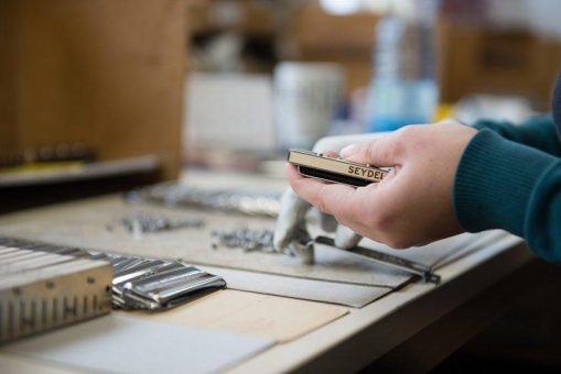 Tradition trifft auf Technologiekompetenz – Kooperation zwischen Mundharmonikahersteller und Friedrich GmbH
